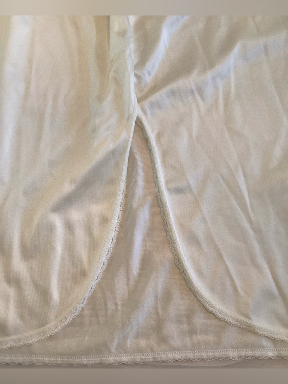 Vintage Vanity Fair Half Slip Ivory Cream Style 11–760 Size 22” Medium 90s-Y2K - Picture 3 of 7